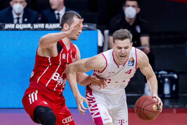 防守反击 防守反击