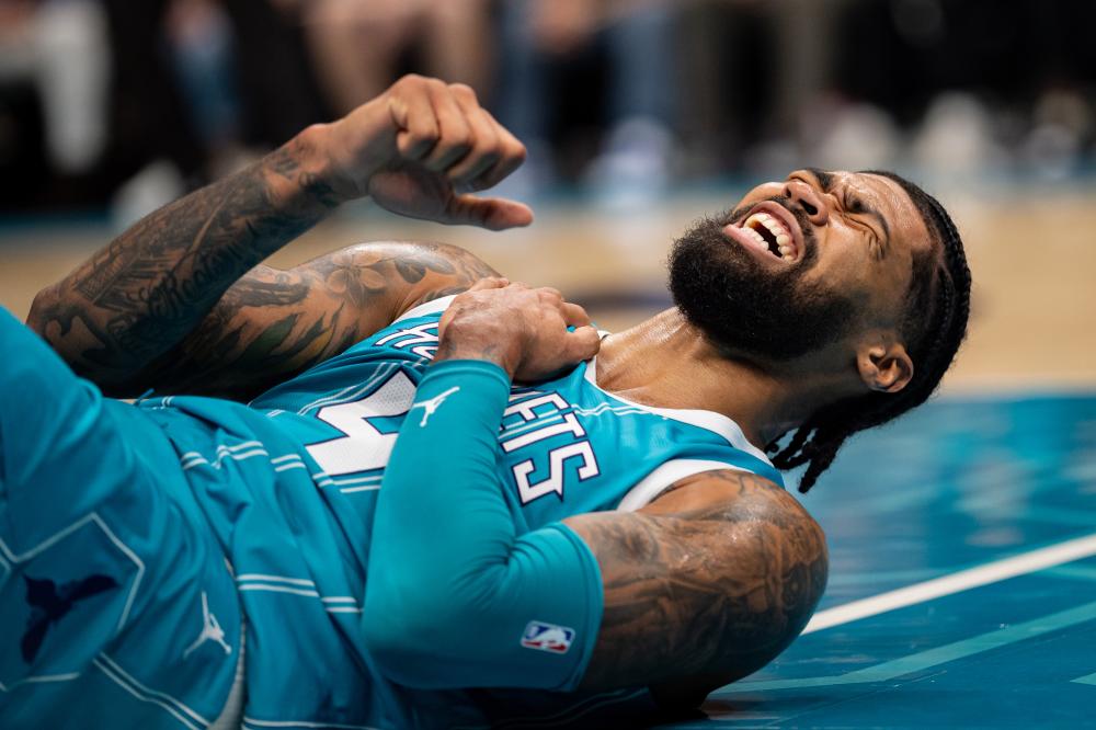 他用实际行 他用实际行