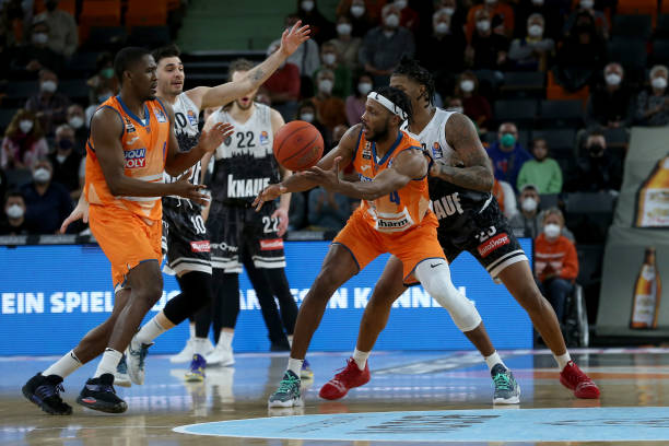 足球场上 足球场上